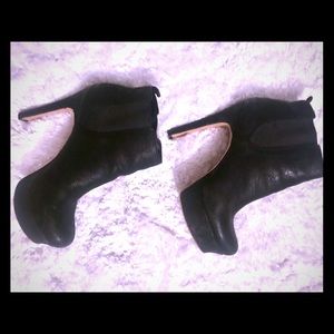 Heeled Stiller’s ankle boots
